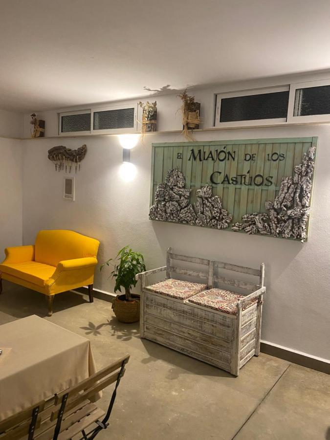 Alojamiento El Miajon De Los Castuos Valdesalor Exterior foto